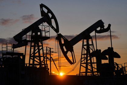 Petróleo desaba 4% com acordo EUA-Irã
