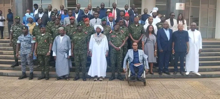“Guiné-Bissau refém de junta militar”, denuncia Firkidja di Púbis